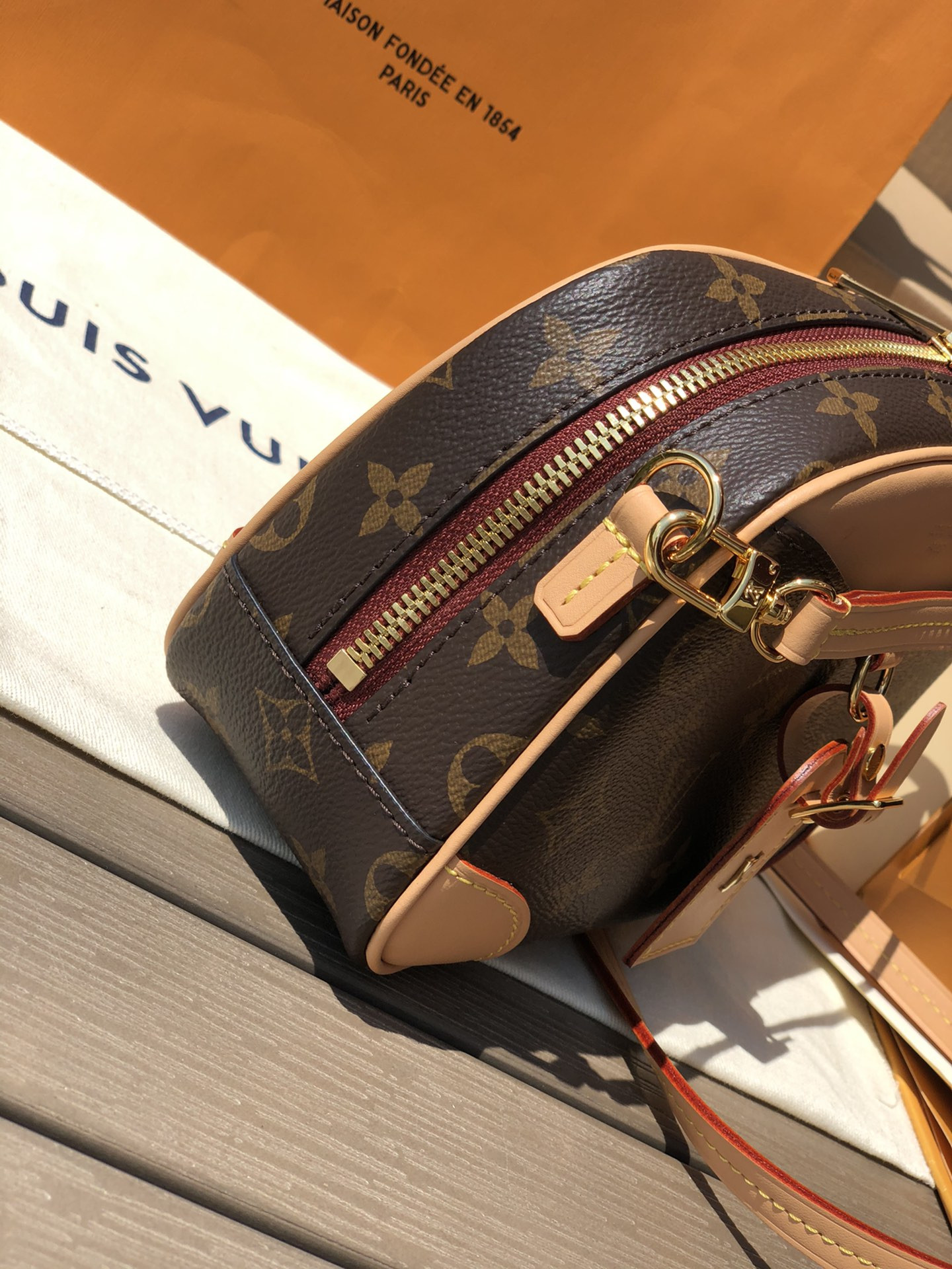 L0vis Vvtt0n Hobo Dauphine Bag