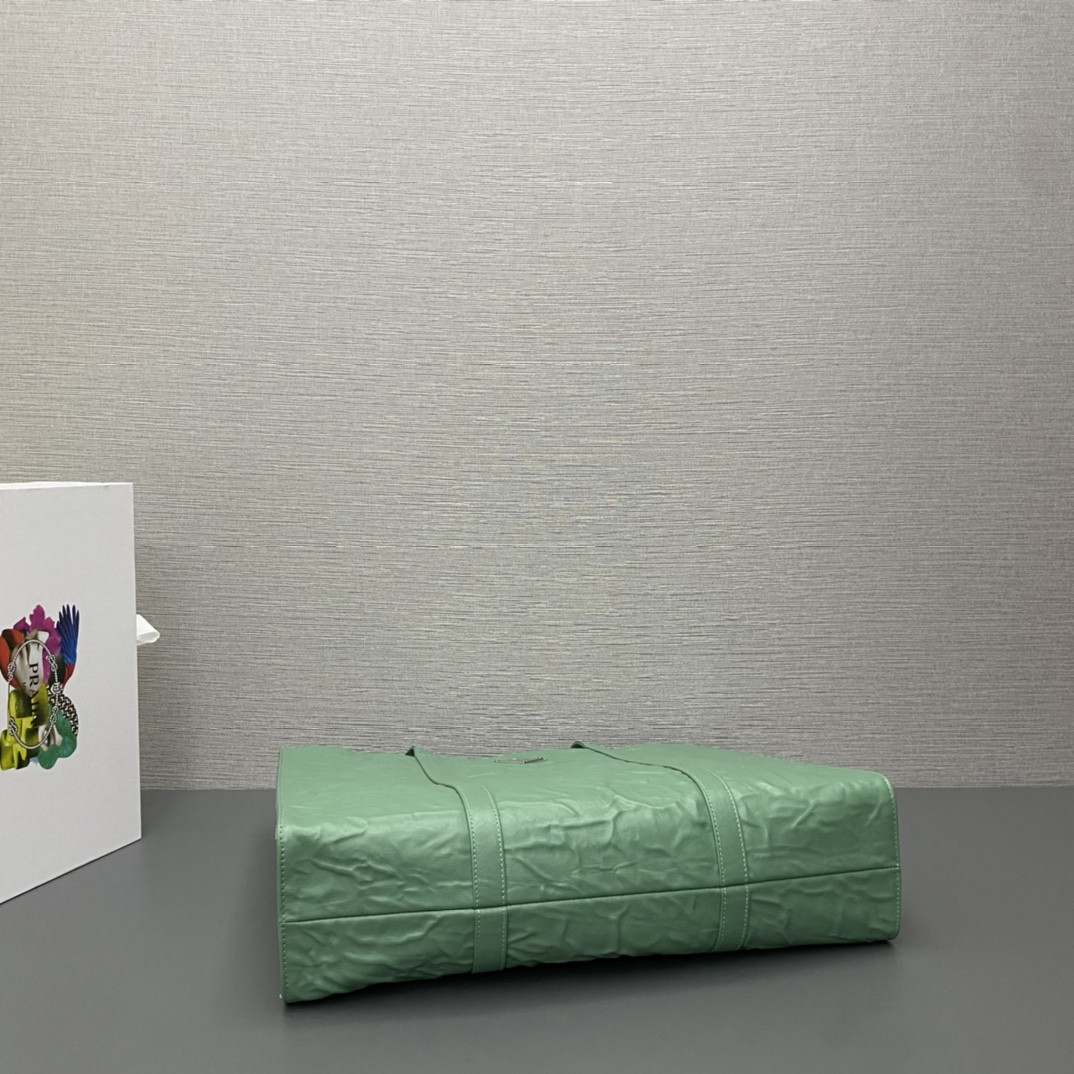 Pra*a Large Antique Tote Bag