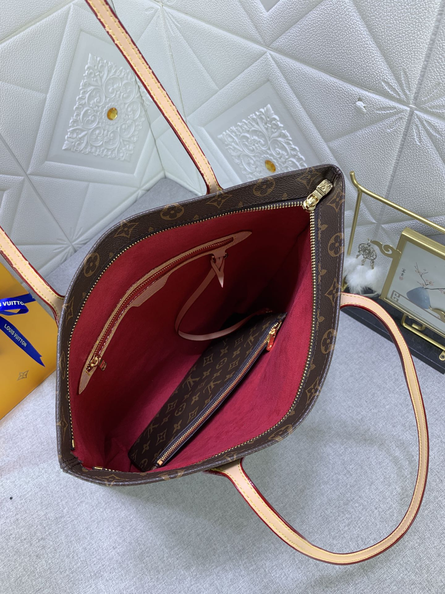 L0vis Vvtt0n Carry It| Bag