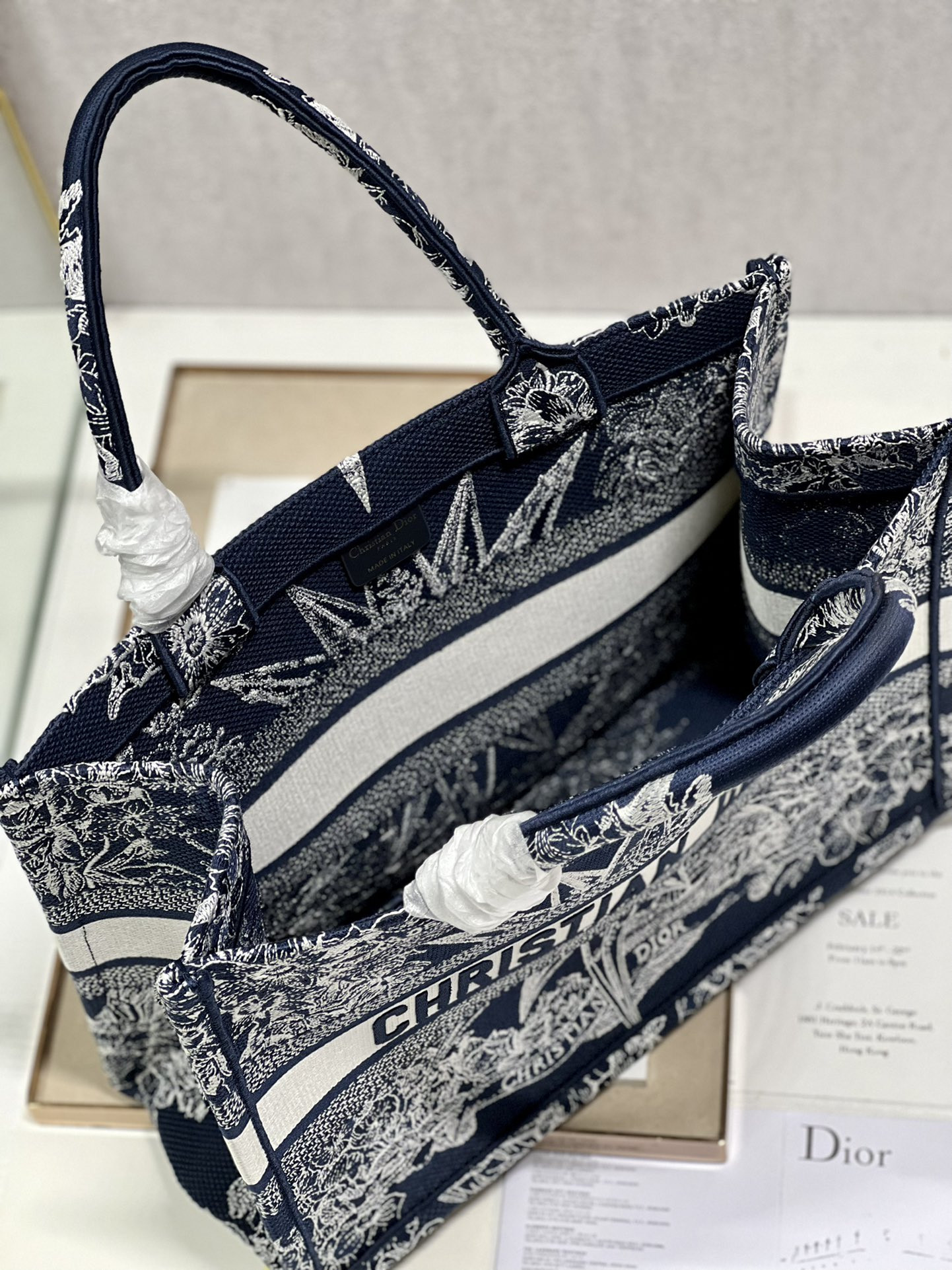 Medium D10r Book Tote