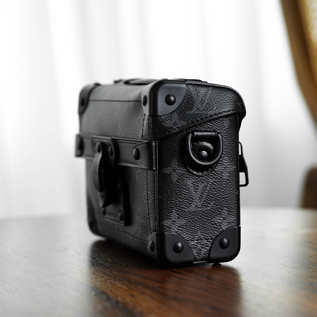 L*V SOUL TRUNK  15 x 7 x 19 cm