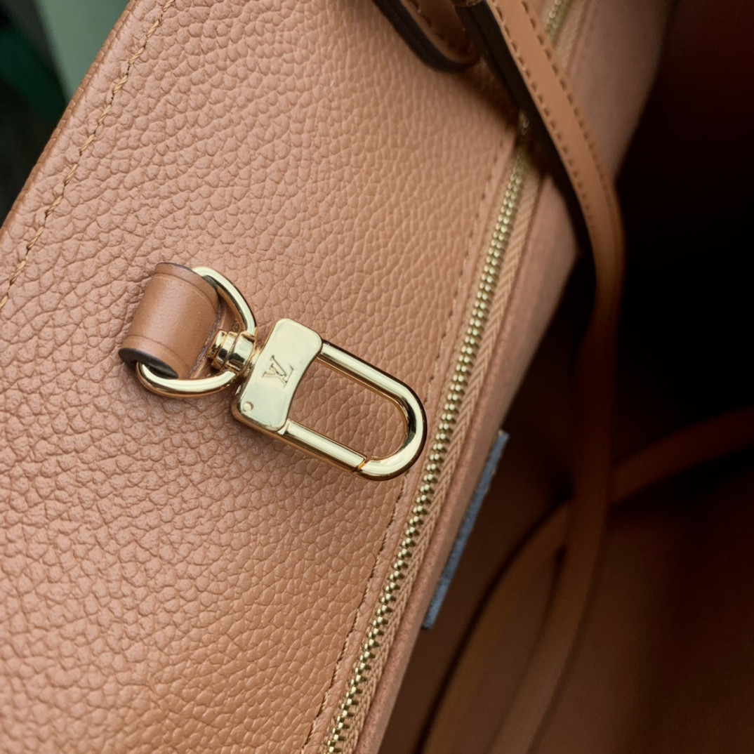 L0vis Vvtt0n Onthego Bag