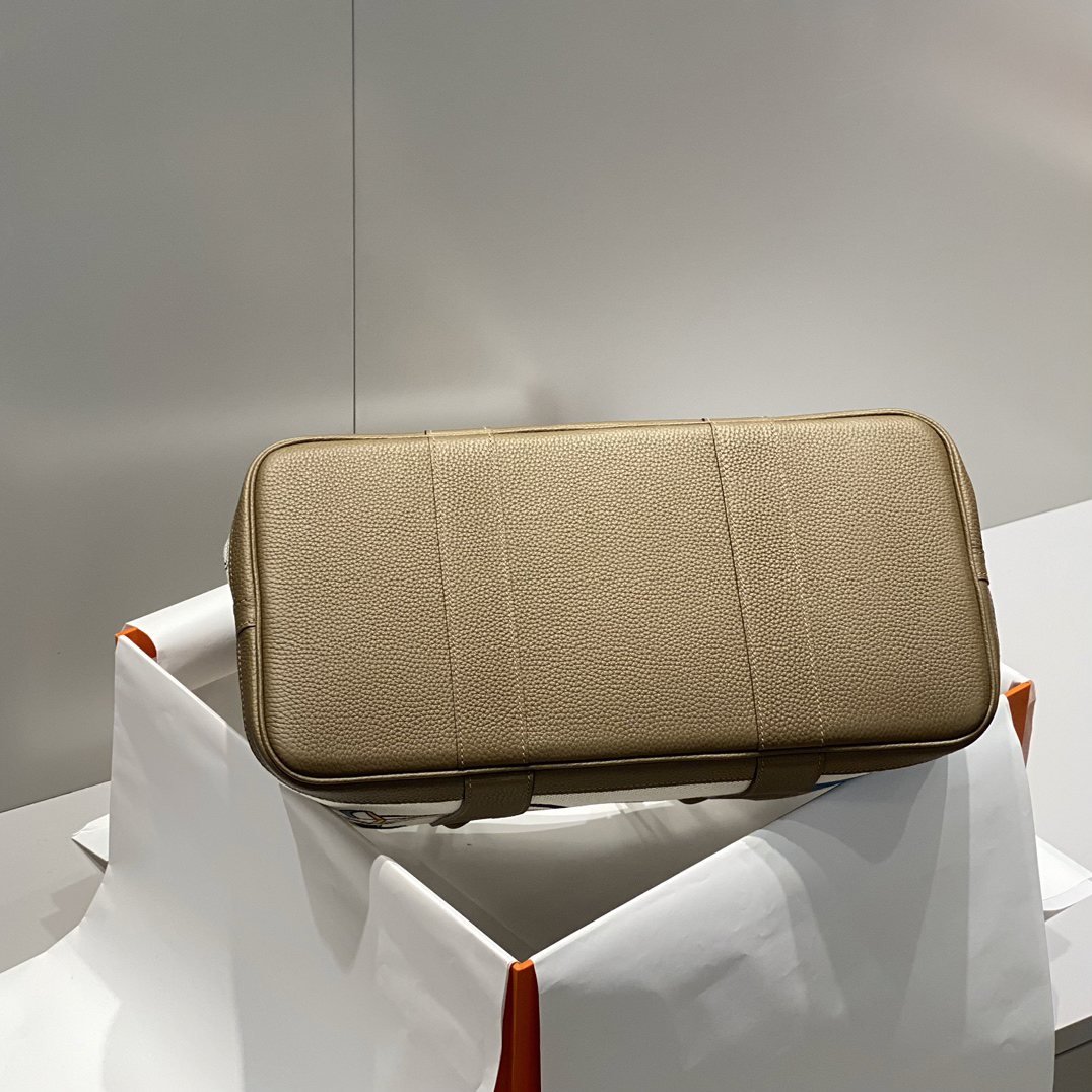 H**me5 painted graffiti French fjord imported original cowhide wax thread sewing master craft painted canvas 36*30cm