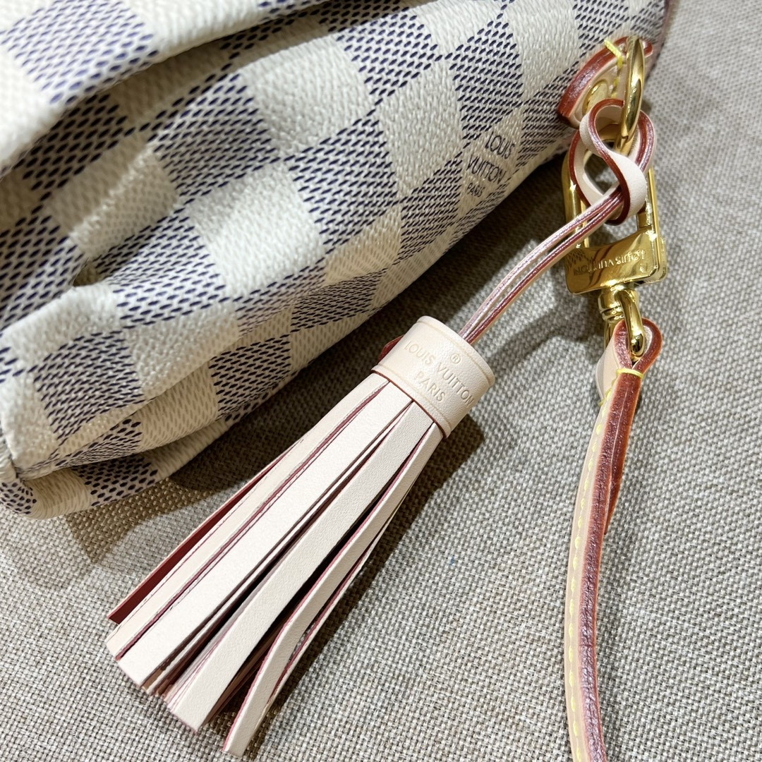 L0vis Vvtt0n Croisette Bag