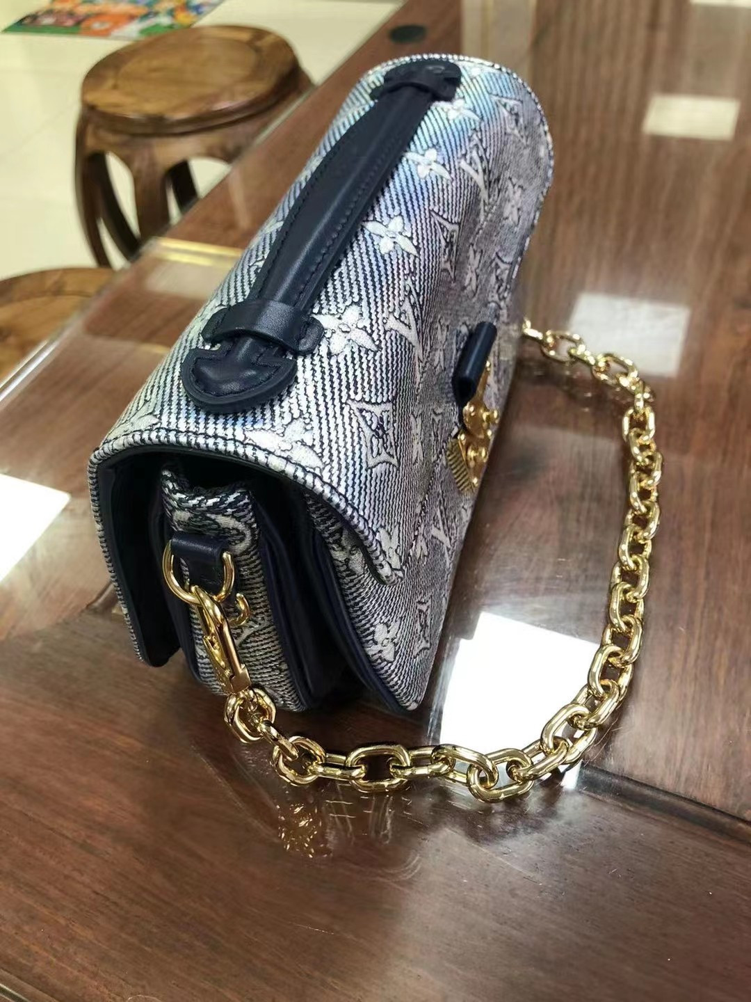 L0vis Vvtt0n Pochette Métis East West Bag