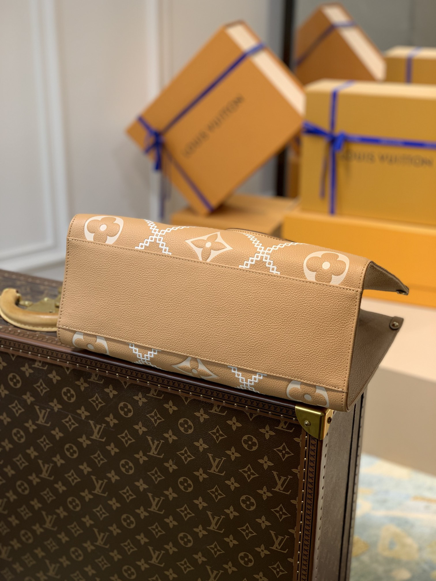 L0vis Vvtt0n Onthego Bag