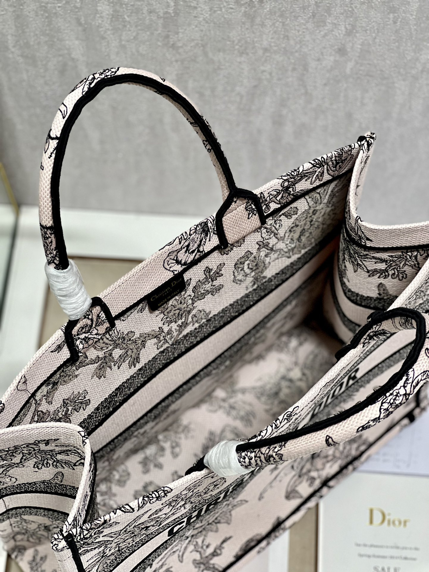 Large D10r Book Tote