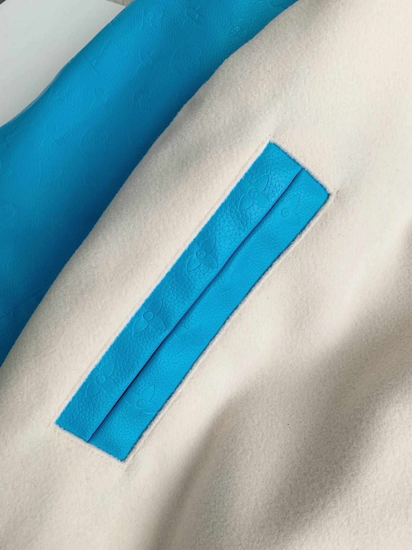 L0vis Vvtt0n  Jackets