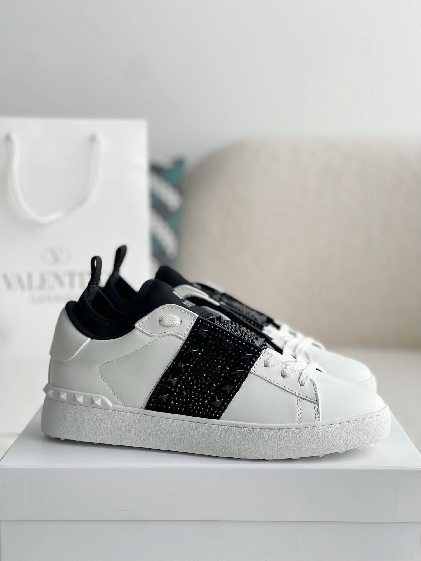 Va1e*ntin0 One Stud Sneakers