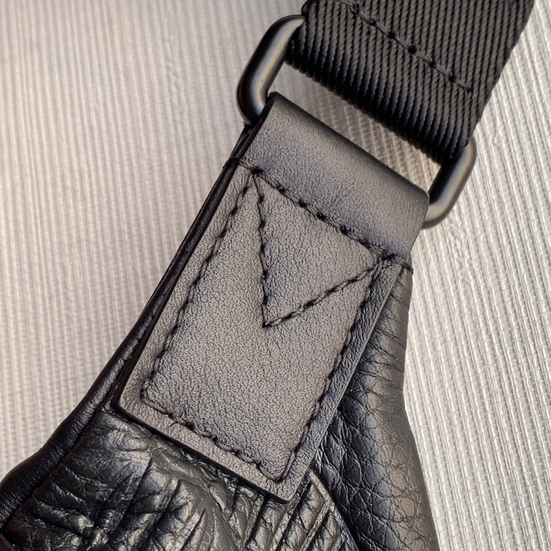 L0vis Vvtt0n Discovery Bag