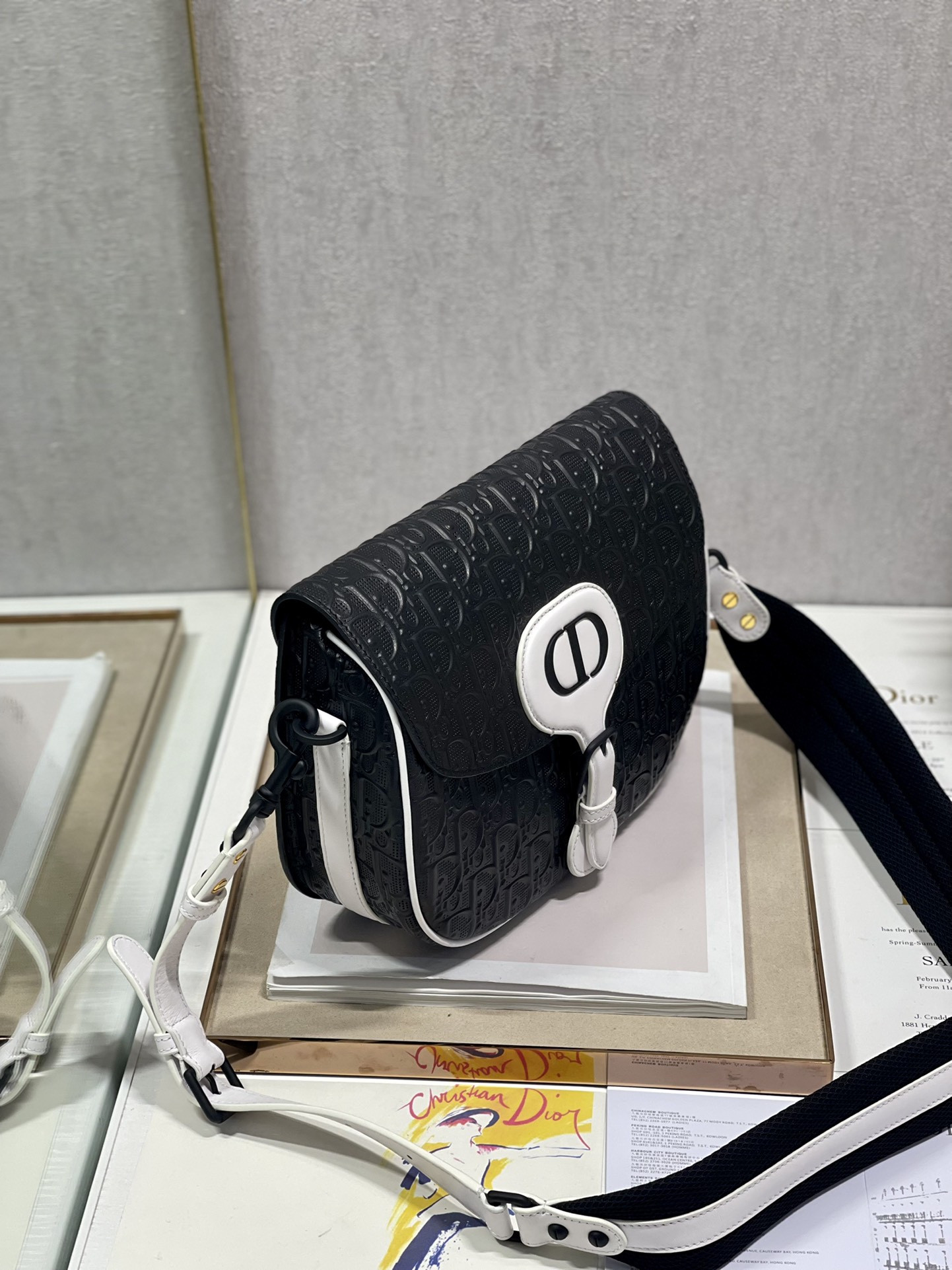 Large D10r Bobby Bag