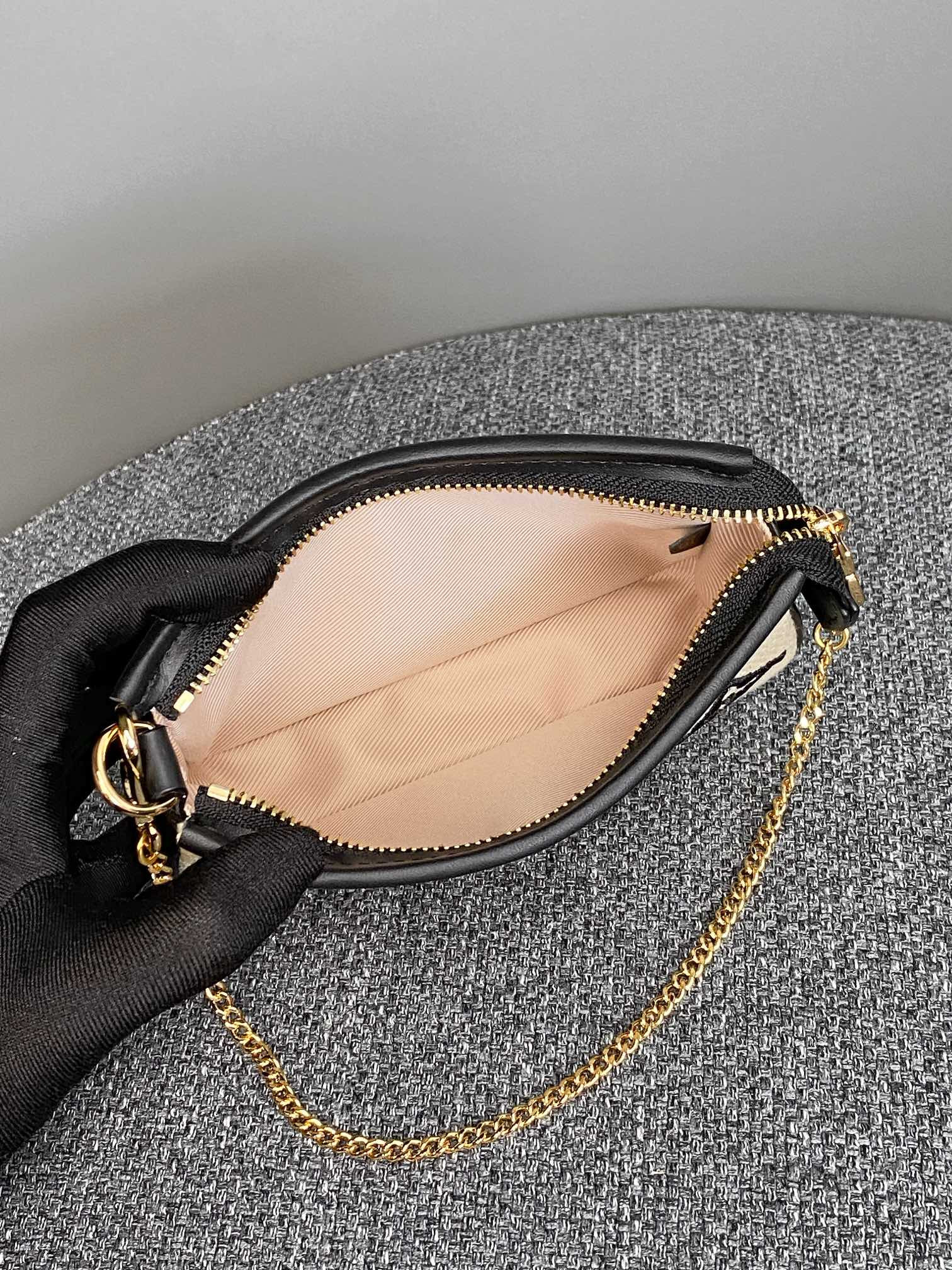 L0vis Vvtt0n Pochette Accessoires Metis Bag