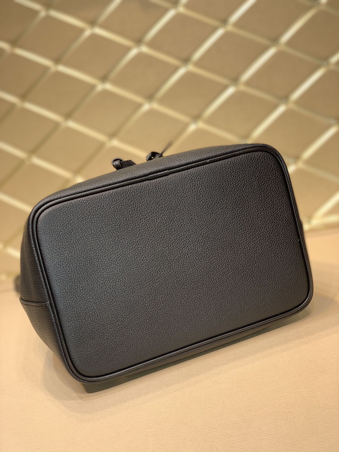 L0vis Vvtt0n Néonoé Bag