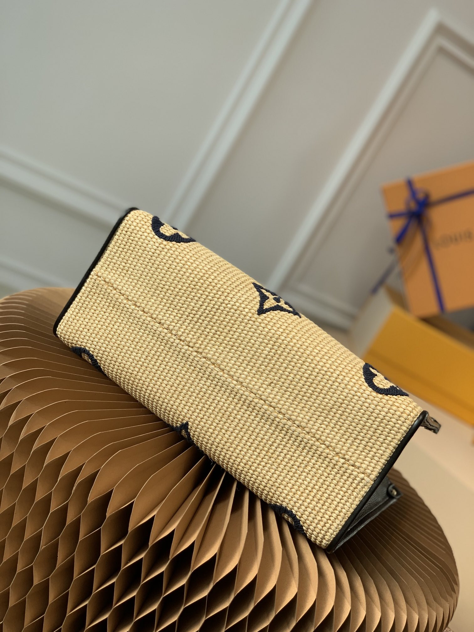 L0vis Vvtt0n Onthego Bag