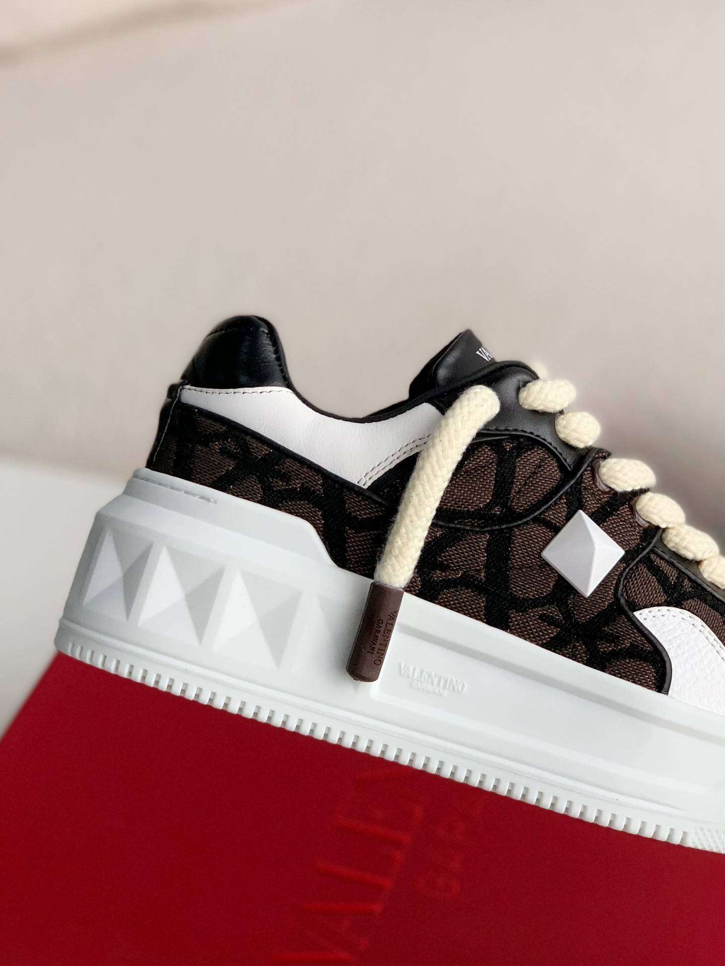 Va1e*ntin0 One Stud Sneakers