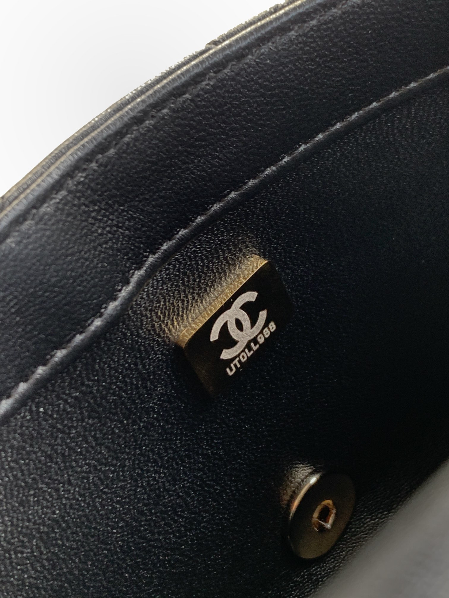 Ch**el 25p Classic Hand Bag With Gold Handware