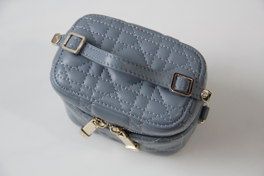 D10r Mini Travel Vanity