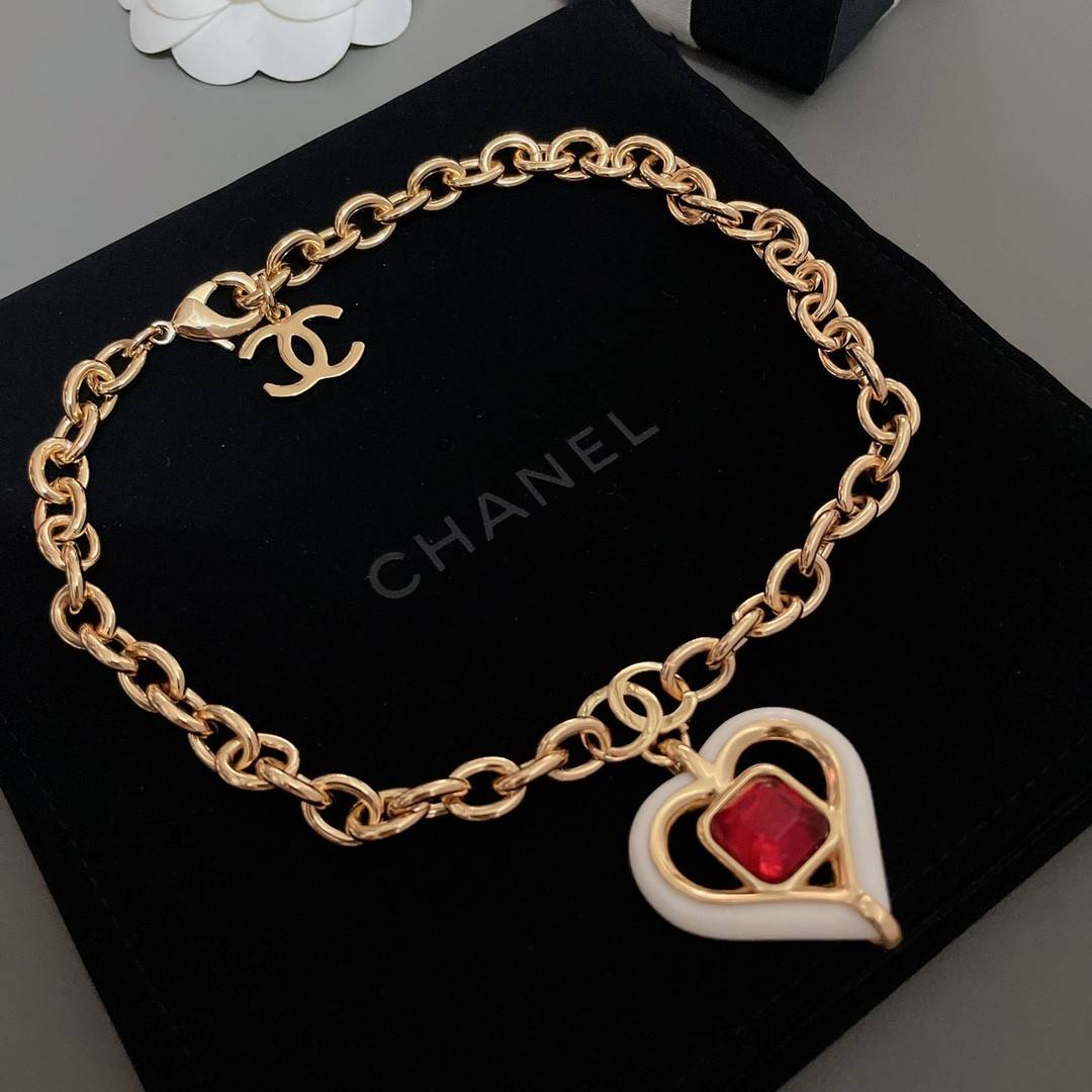 Ch**el peach heart choker