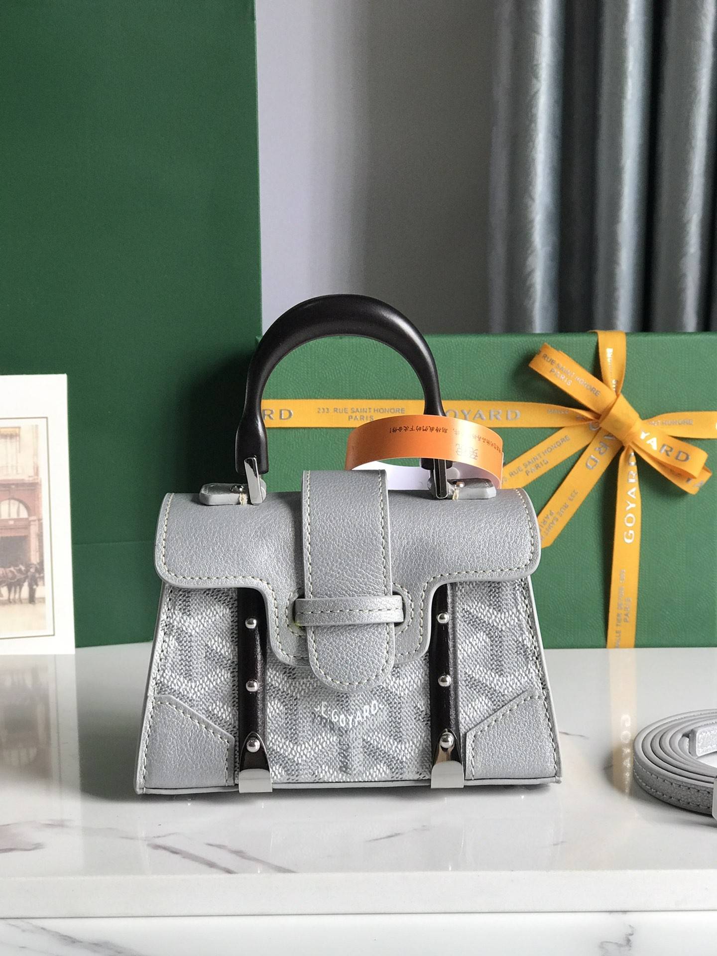 G09ard Sa?gon nano bag, top quality! Size: 14.5 * 11.5 * 7.5cm