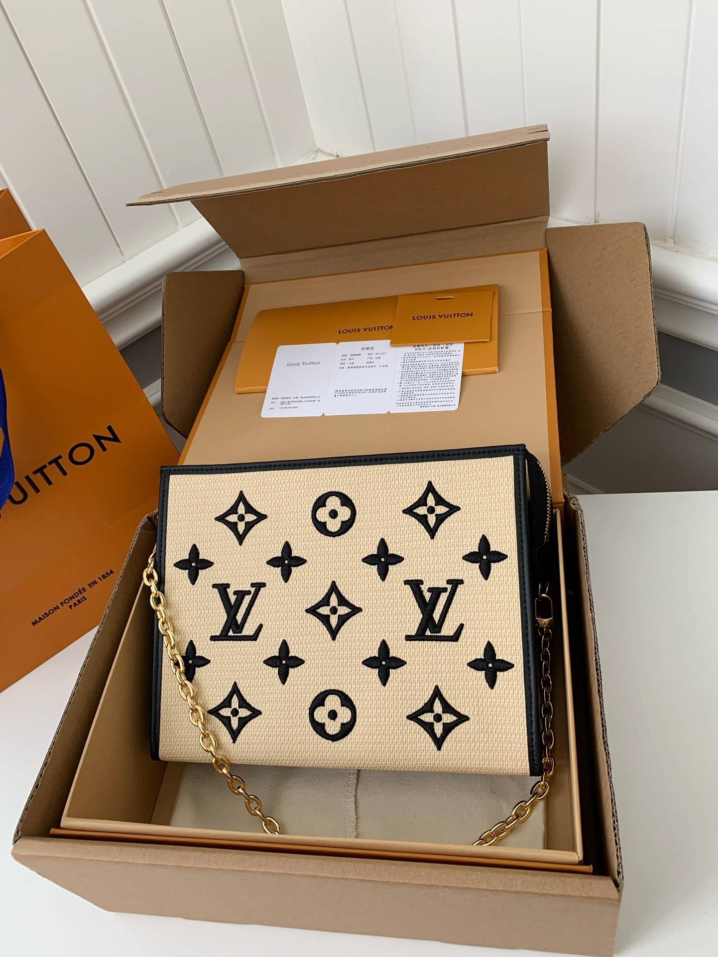 L*V's New Lafite Cotton Embroidered Toiletry Pouch Chain Bag M82521 Size: 25 * 20 * 5.5cm