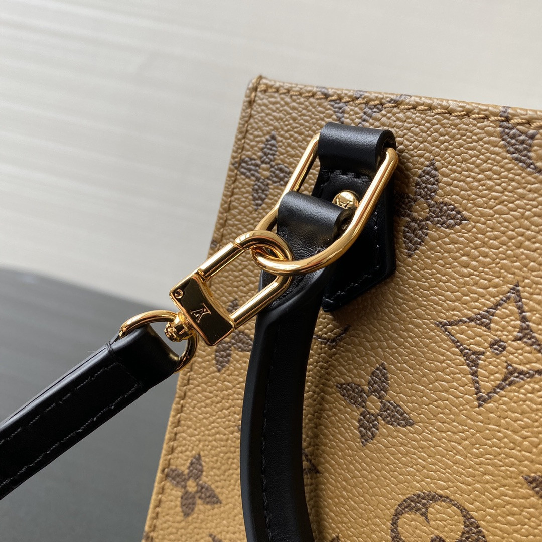 LV Petit sac plat bag