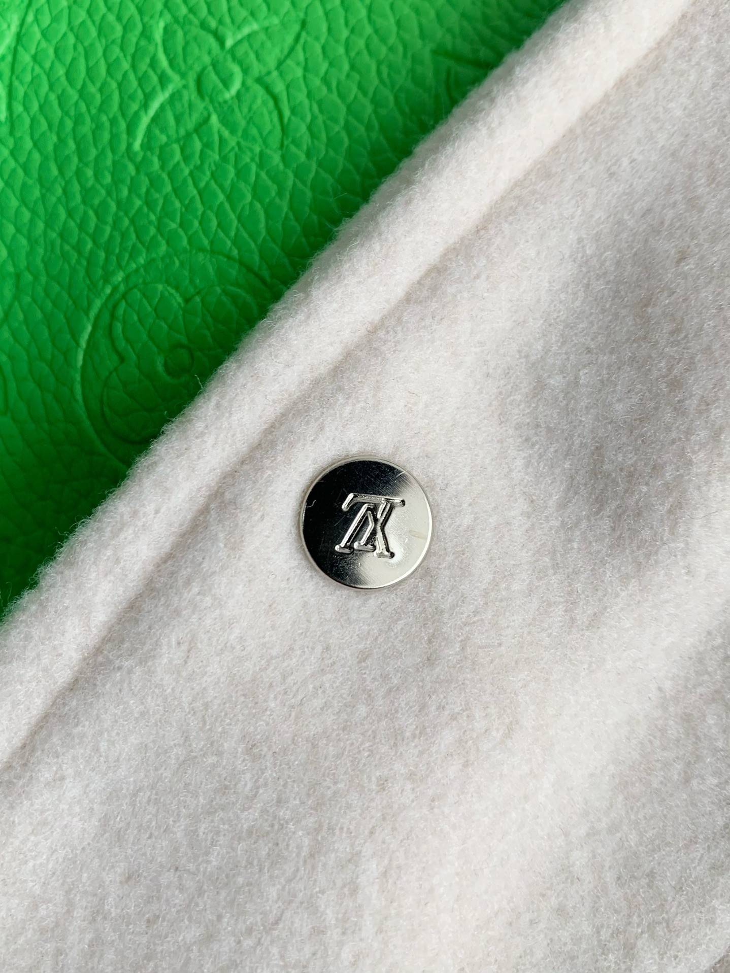 L0vis Vvtt0n  Jackets