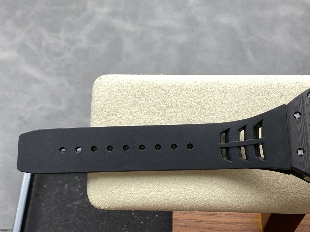 Richard Miller RM66 Gold Finger Devil