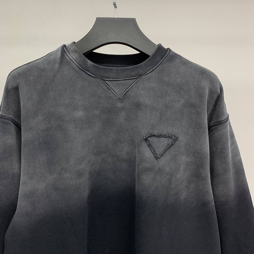 Ba1en*iaga embroidered sweatshirt