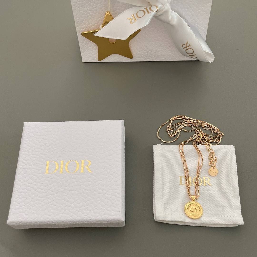 D10r Gold Coin Necklace