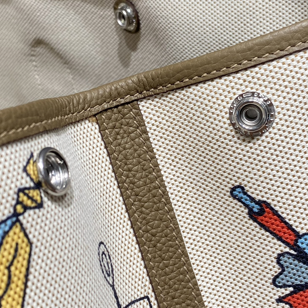 H**me5 painted graffiti French fjord imported original cowhide wax thread sewing master craft painted canvas 36*30cm