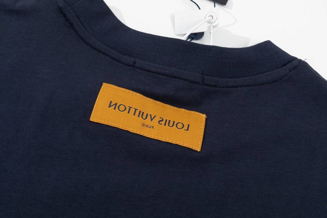 L0vis Vvtt0n 23ss small plane full print pattern gold classic T-shirt