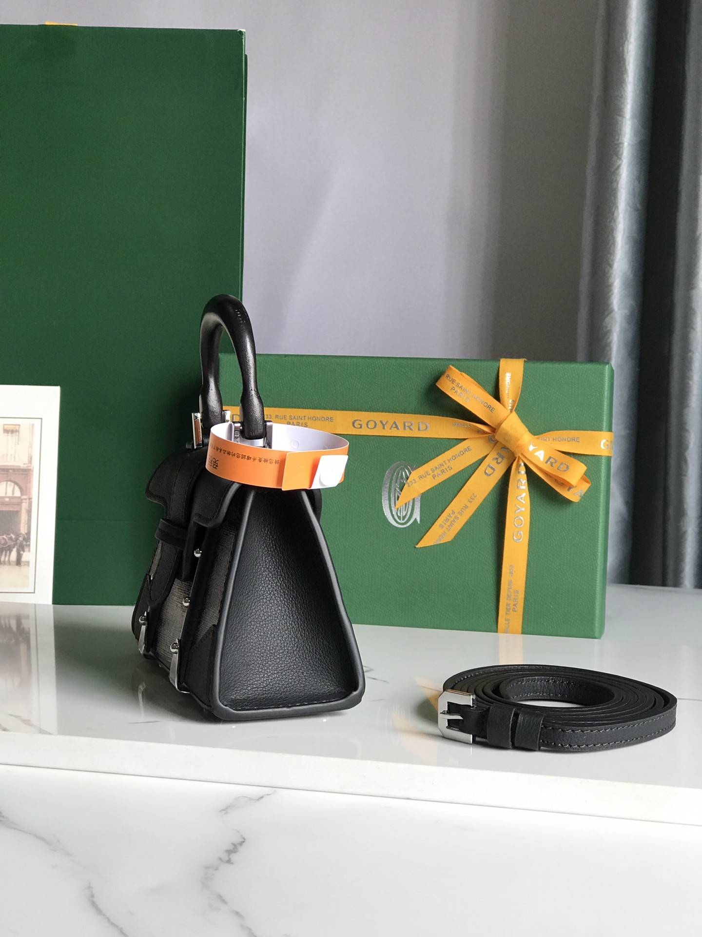 ?G09ard Sa?gon nano bag, top quality!   Size: 14.5 * 11.5 * 7.5cm