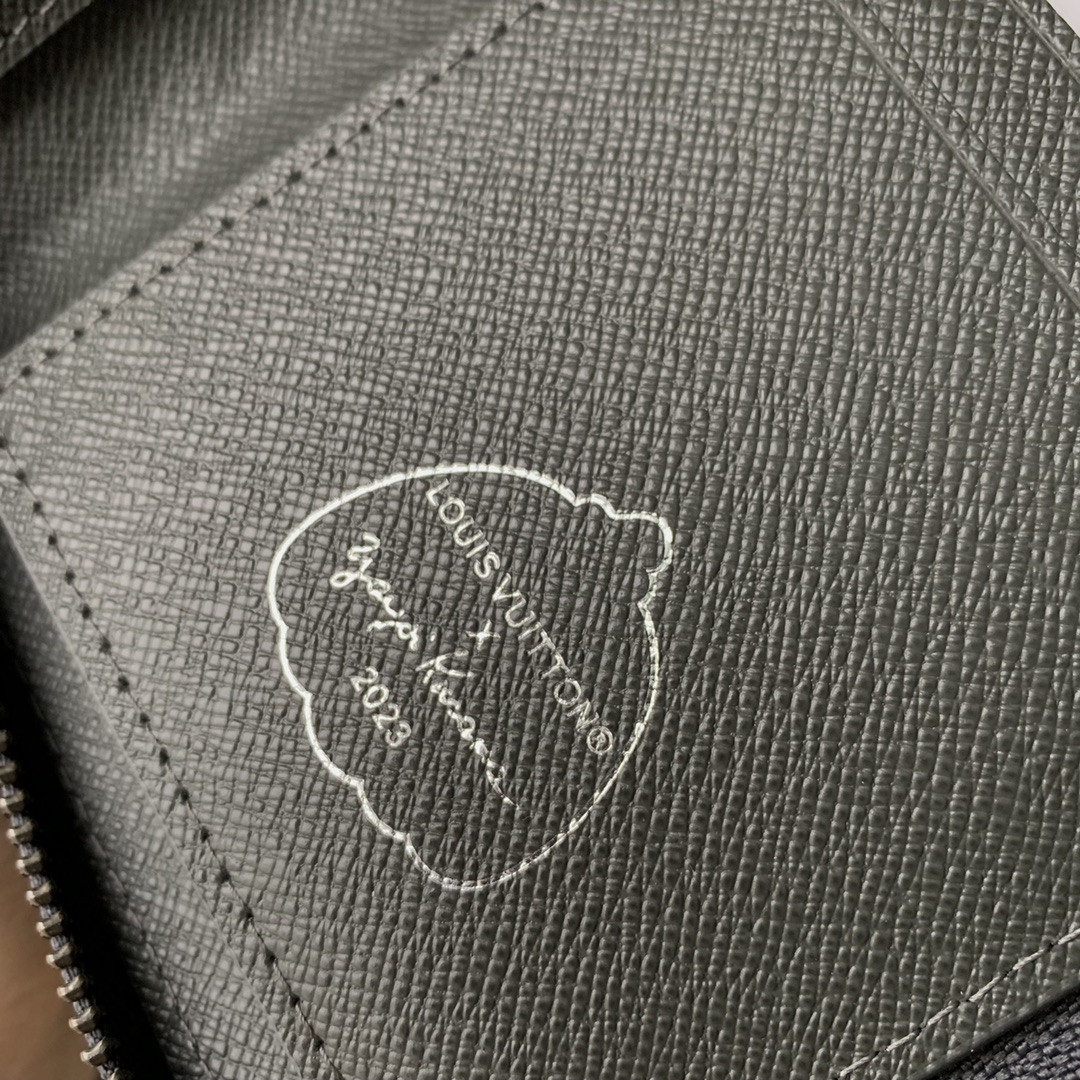 L0vis Vvtt0n Yk Zippy Bag