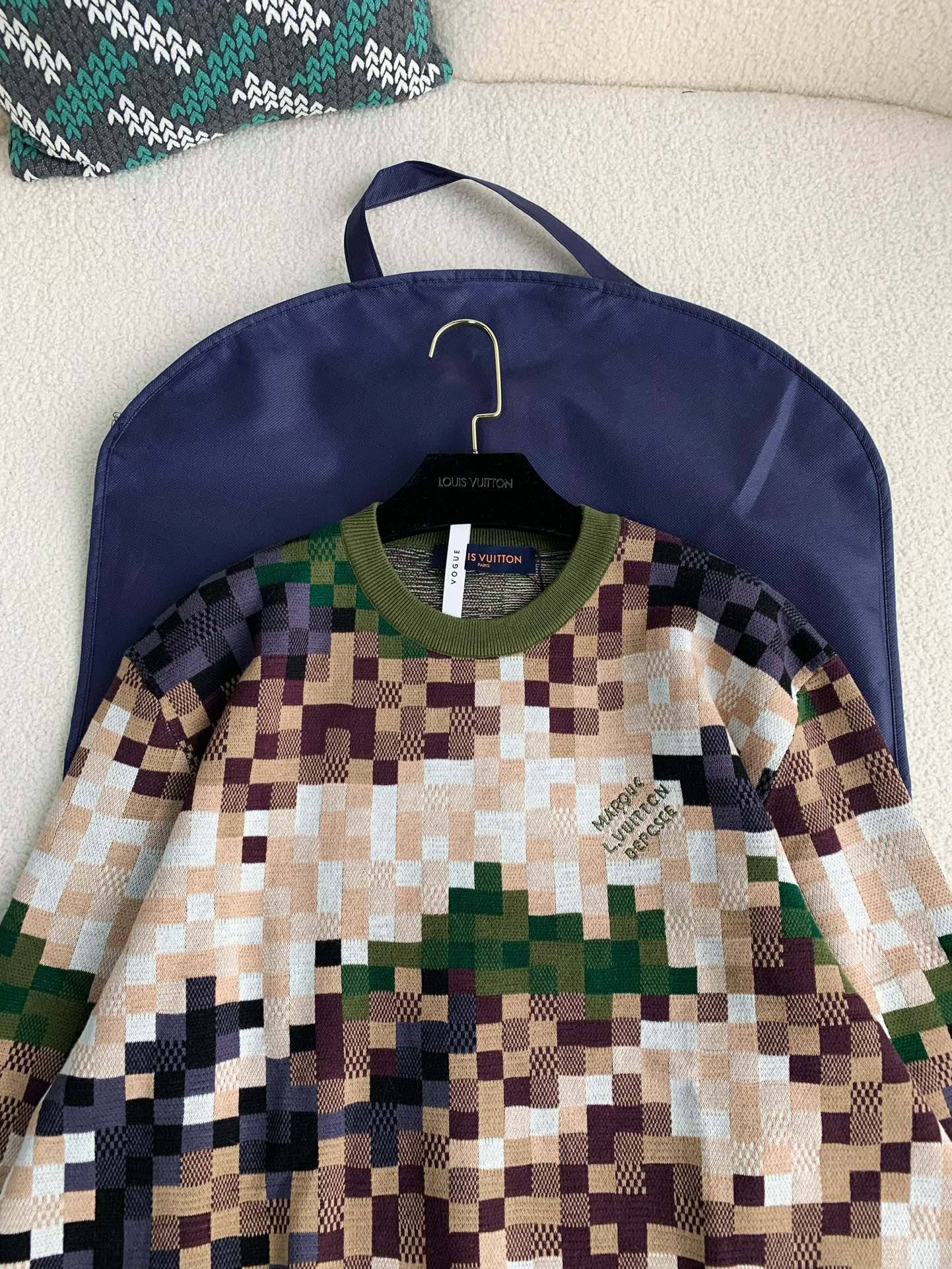 L0vis Vvtt0n Clothes