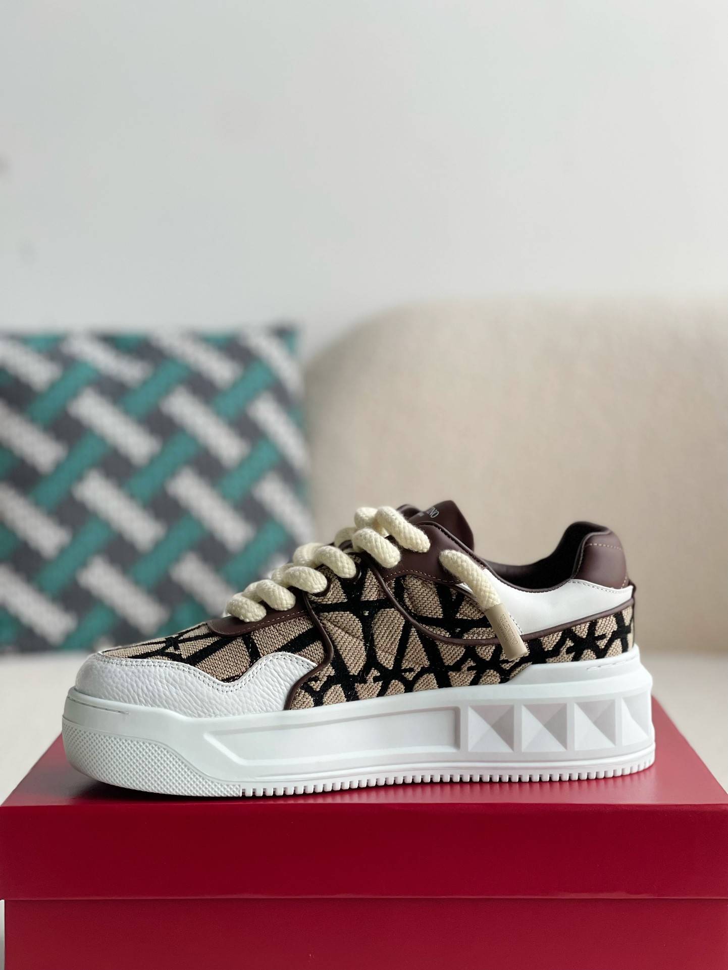 Va1e*ntin0 One Stud Sneakers