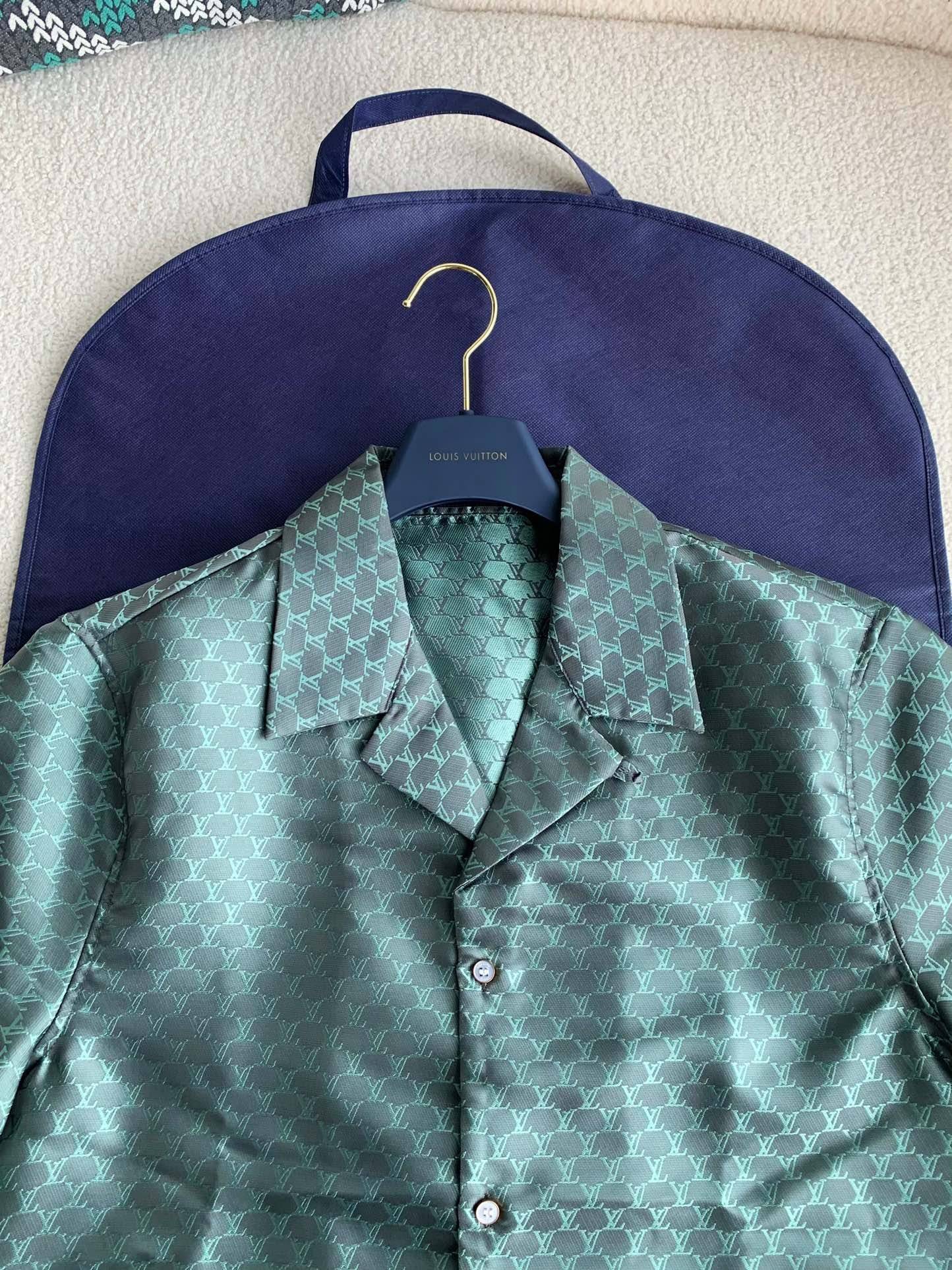 L0vis Vvtt0n  Shirts