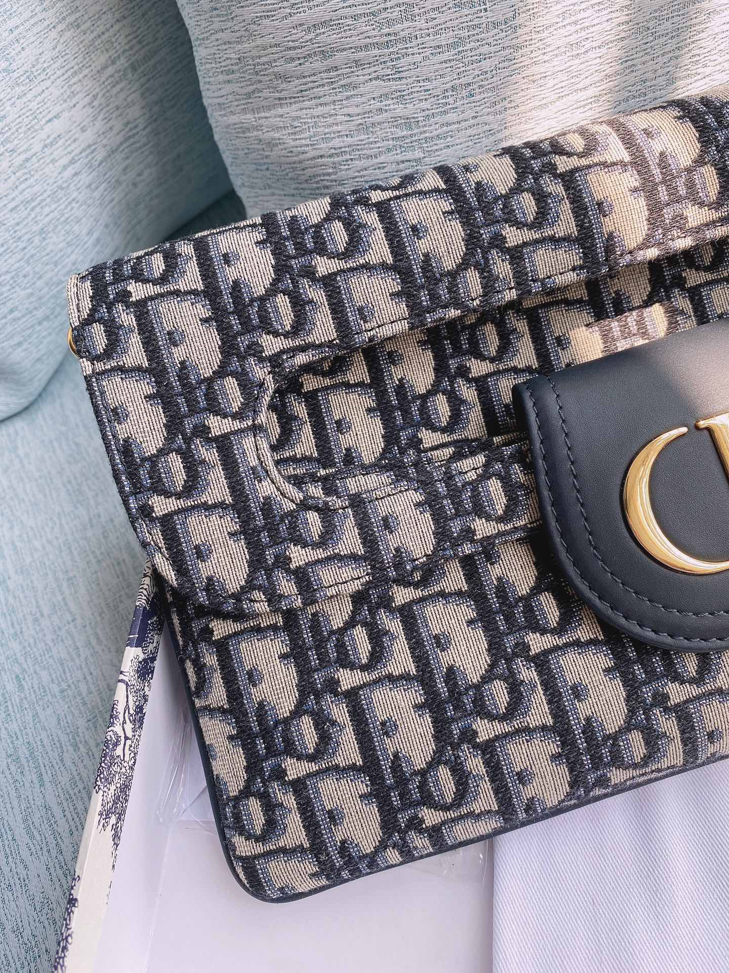 D10r Mini Travel Vanity