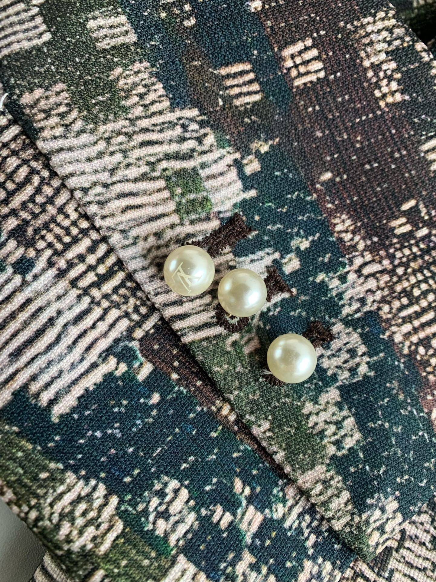 L0vis Vvtt0n  Jackets