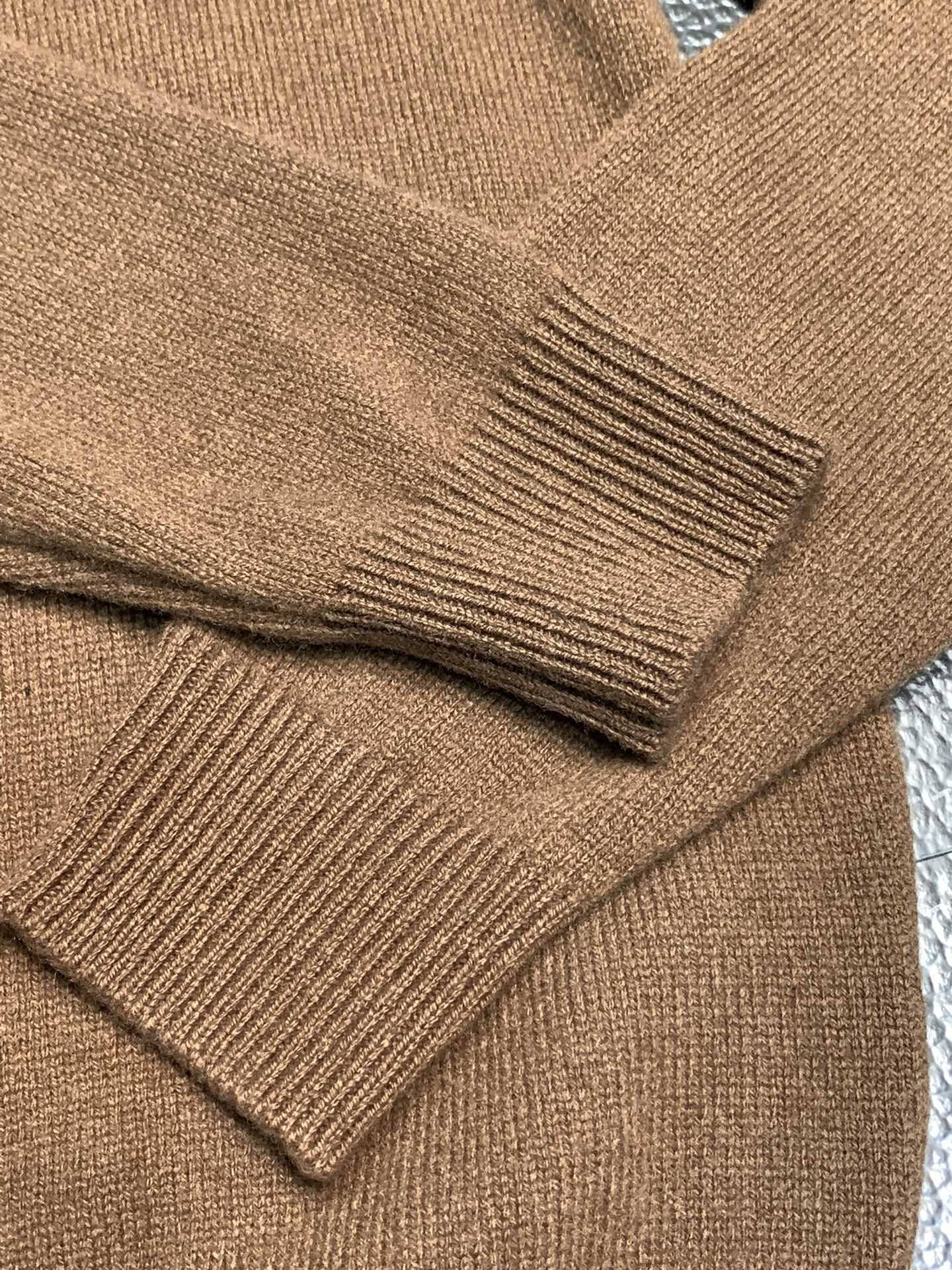 Pra*a Knitted sweaters