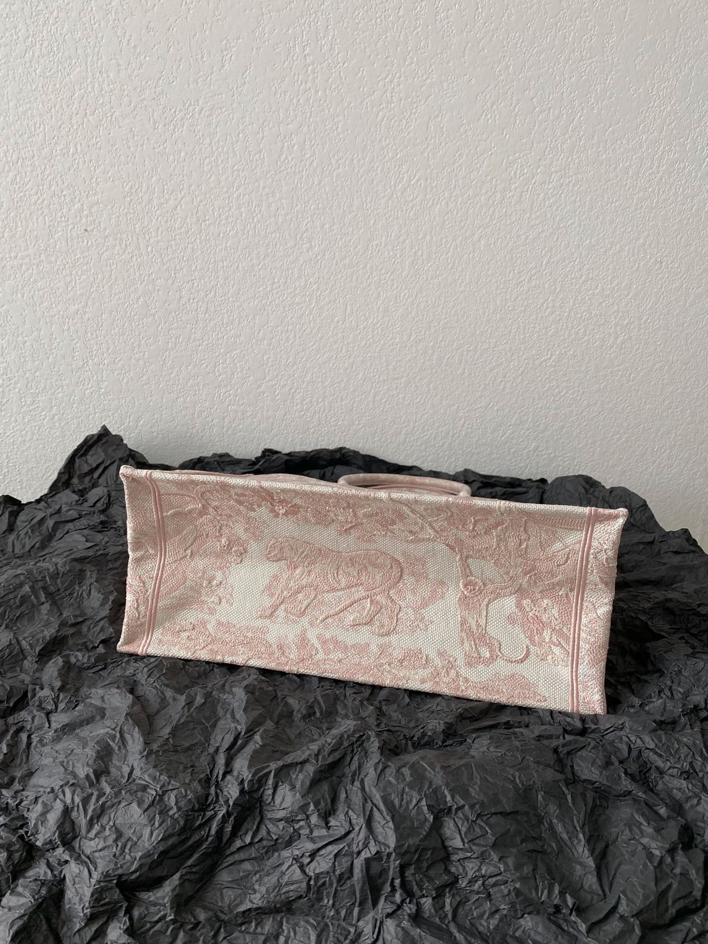 Large D10r Book Tote