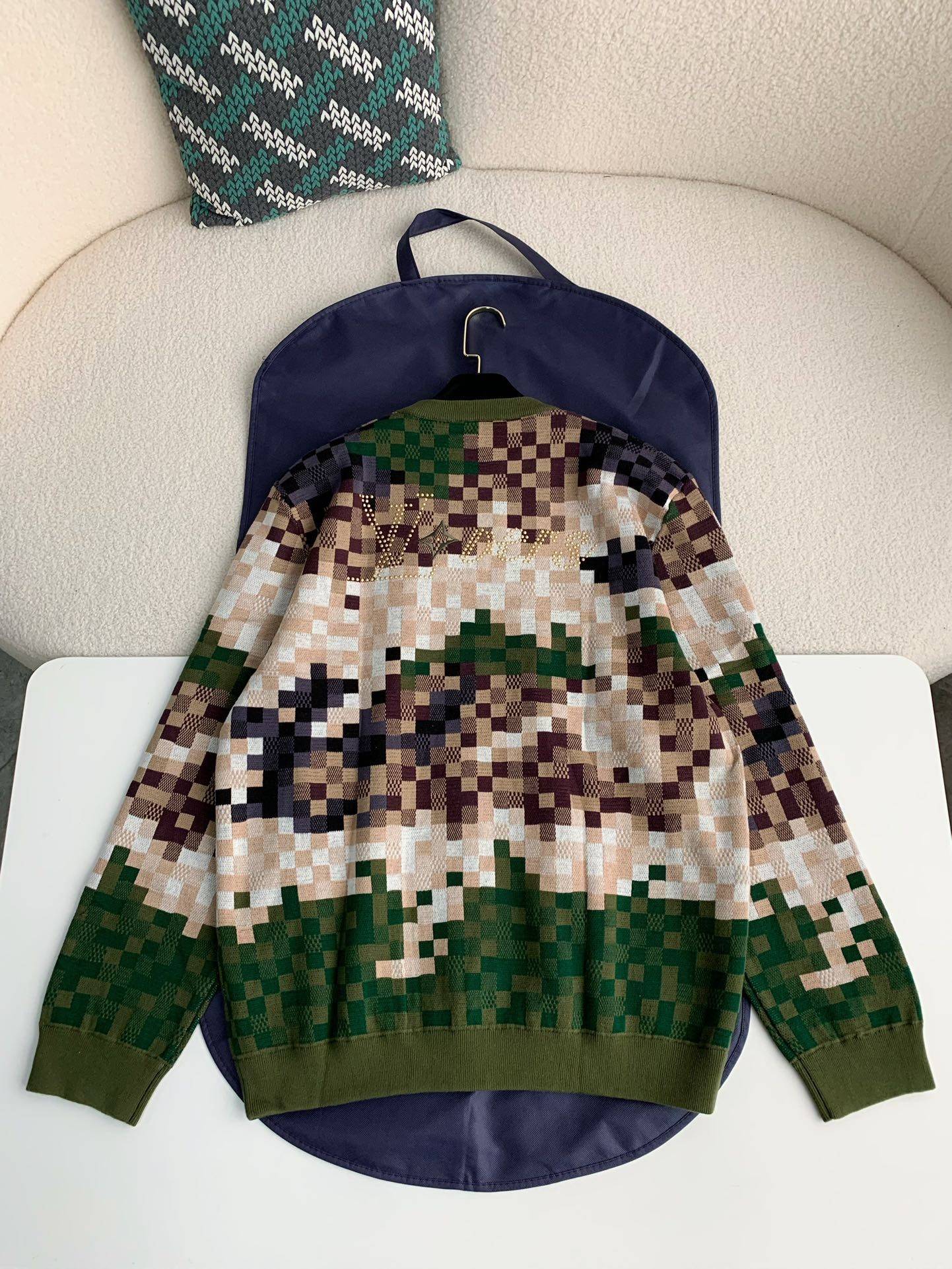 L0vis Vvtt0n Clothes