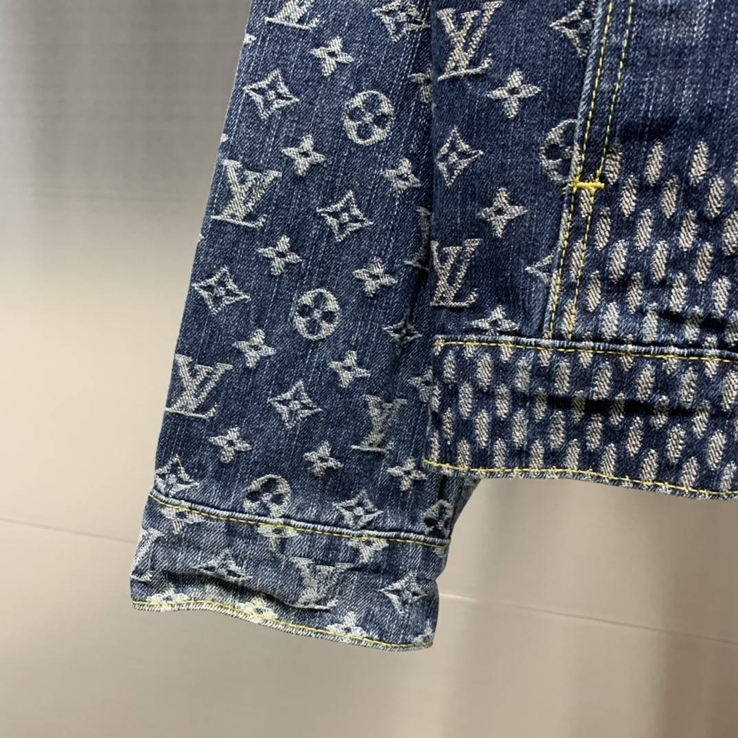 L0vis Vvtt0n Classic Logo printed all over patchwork denim jacket