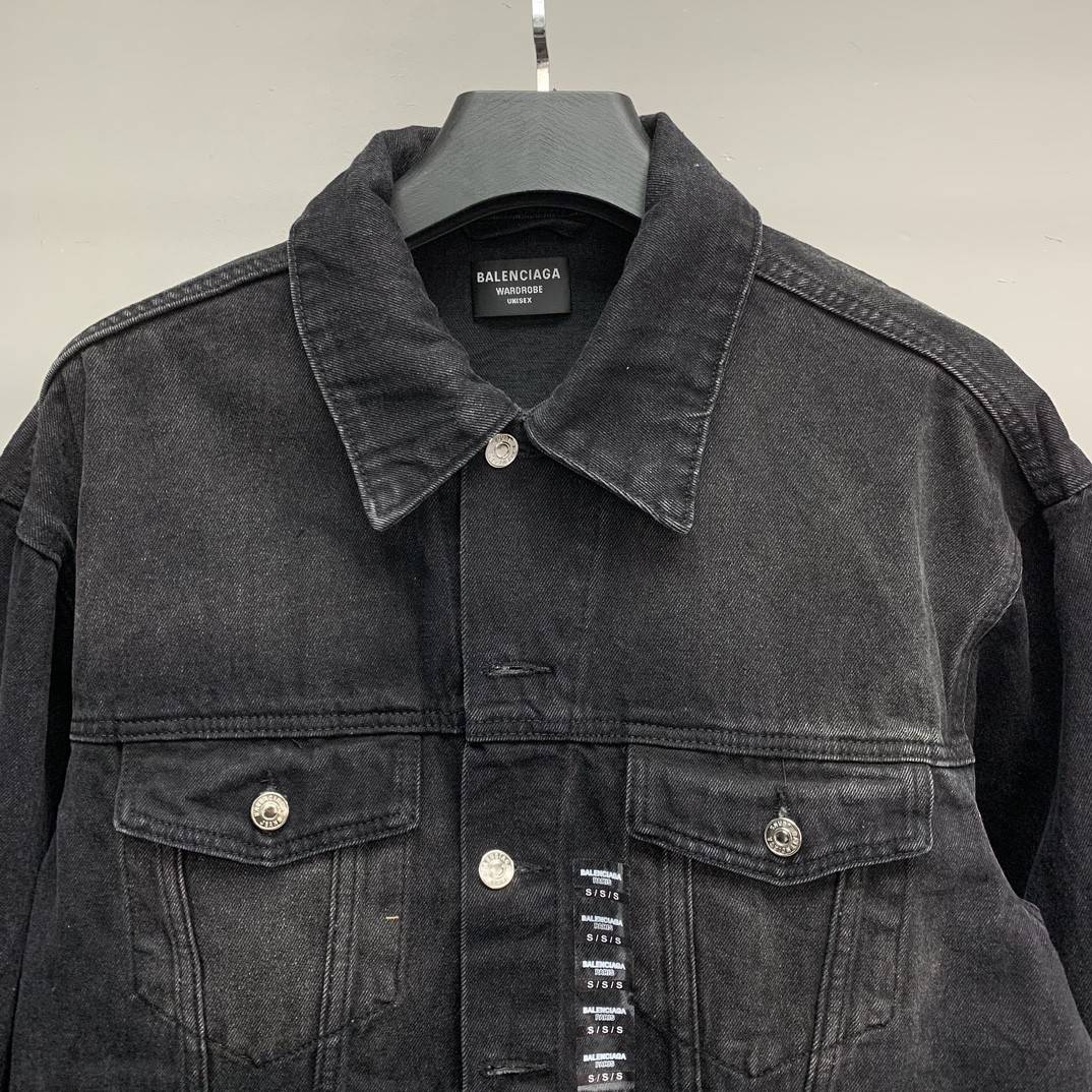 Ba1en*iaga offset printed denim jacket