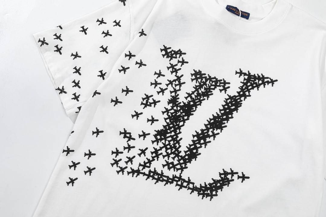 L0vis Vvtt0n 23ss small plane full print pattern gold classic T-shirt