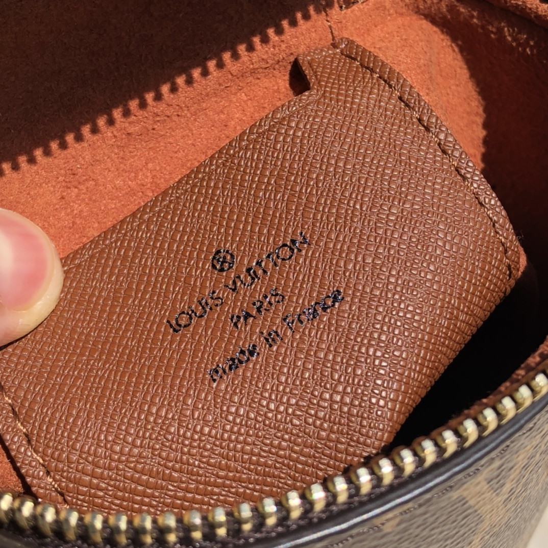 L0vis Vvtt0n Phone Box Bag