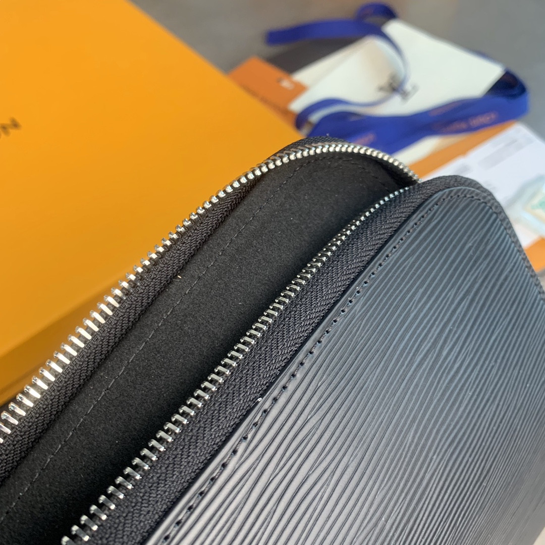 L0vis Vvtt0n Pochette Jour Bag