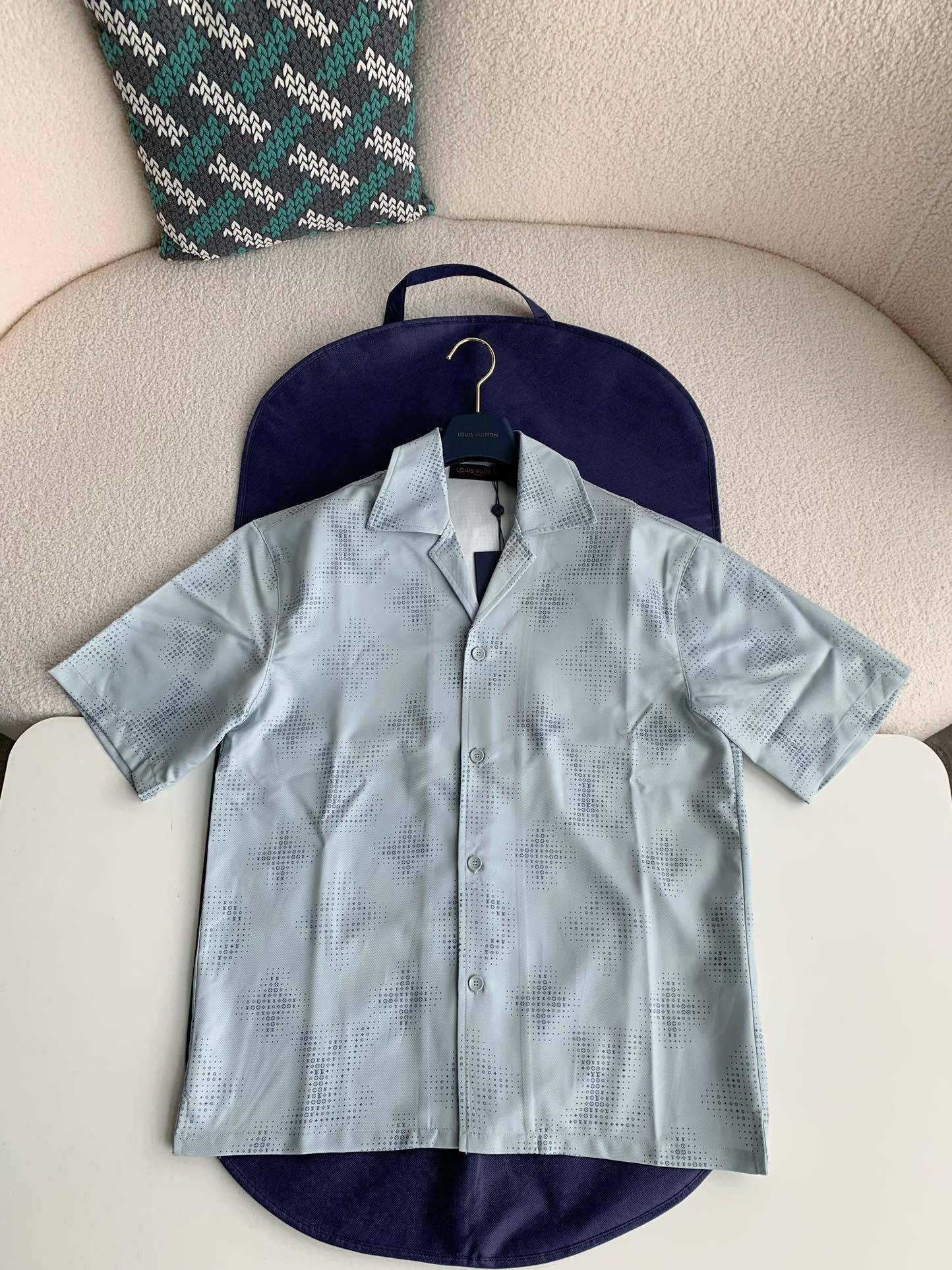 L0vis Vvtt0n  Shirts