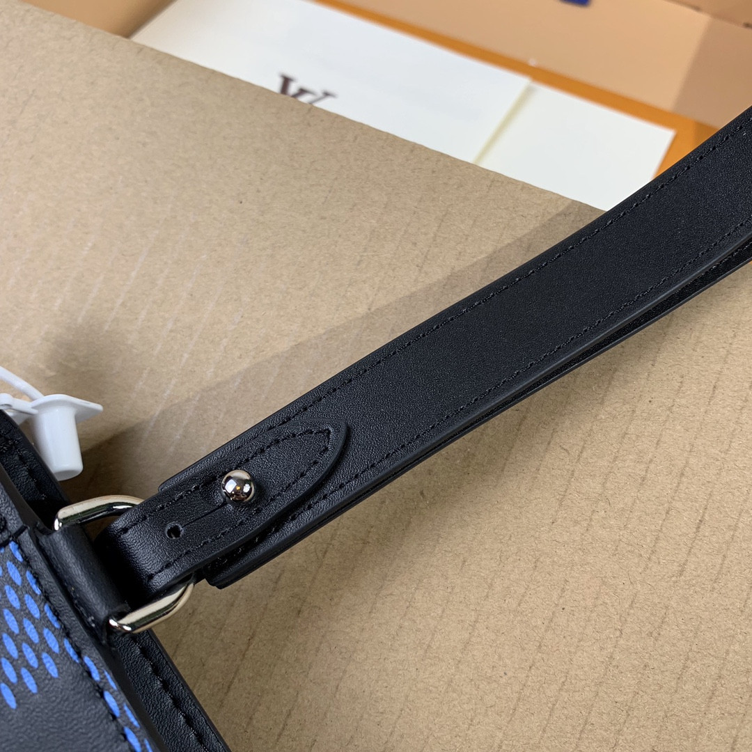 L0vis Vvtt0n Standing Bag