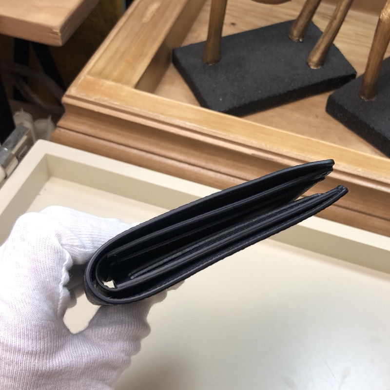 L0vis Vvtt0n Slender Id Bag