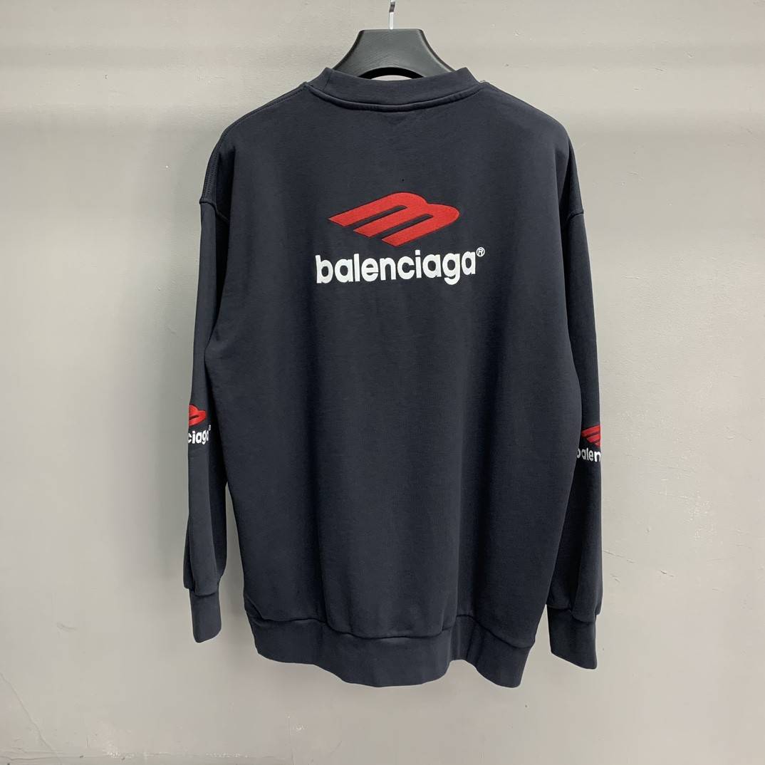 Ba1en*iaga M-shaped sweatshirt